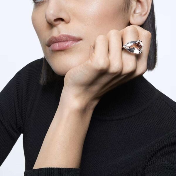 Swarovski Mesmera cocktail ring, Trilliant cut, White, Rhodium plated - Image 2