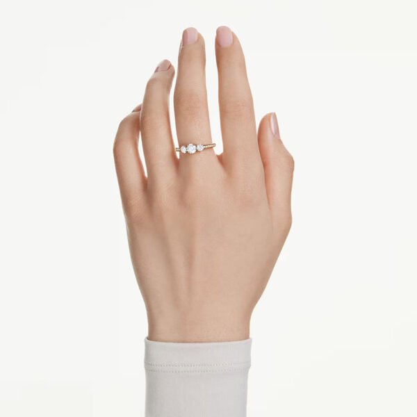 Swarovski Stilla Attract ring Round cut, White, Gold-tone plated